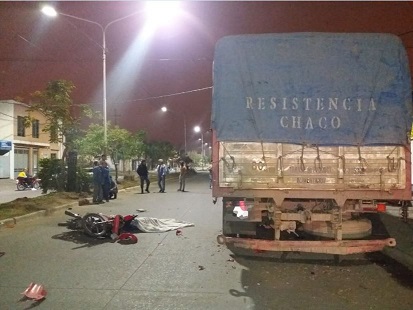 Accidente fatal en avenida Alberdi una motociclista muerta